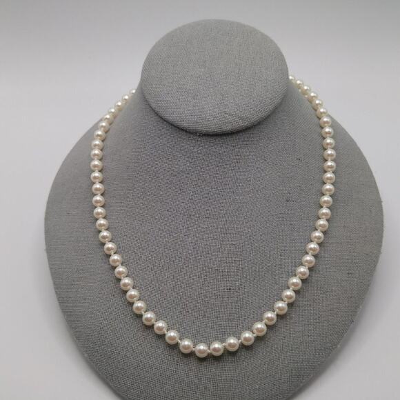 Carolee Faux Pearls Necklace, 19 Inches, 6mm Beads, Hand Knotted, 90s - Picture 3 of 10